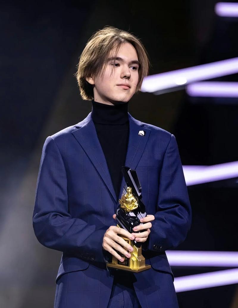 NiKo , m0NESY , 和 kennyS 在中国表演赛中与 TyLoo 战平